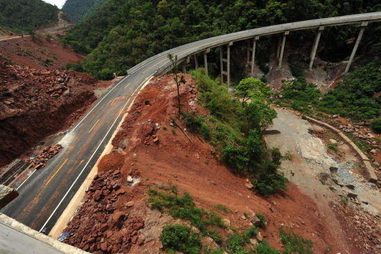 7��8��������¹�·һ��̮���㡣�»������ �º��� ��